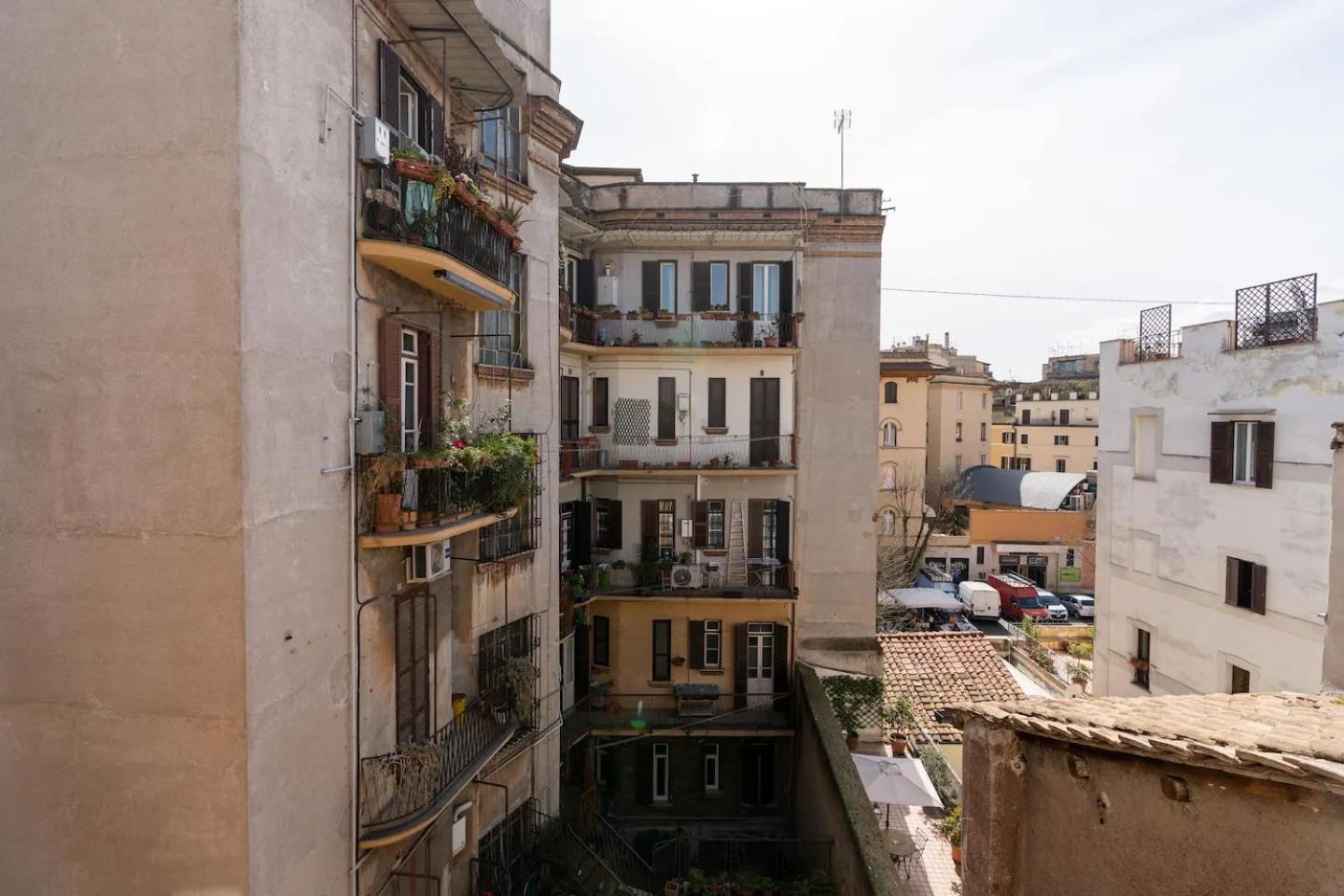 15 Min From Piazza Venezia Skyline Sanctuary In Trastevere Appartement